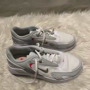 Nike air max bolt low white running shoes